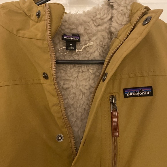 New without tags Patagonia inferno boys coat size 10 ( medium) - Picture 2 of 4